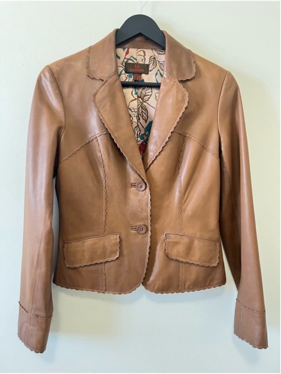 Danier Jackets & Blazers - Danier Vintage Brown Camel Genuine Leather Button Front Jacket Size XS